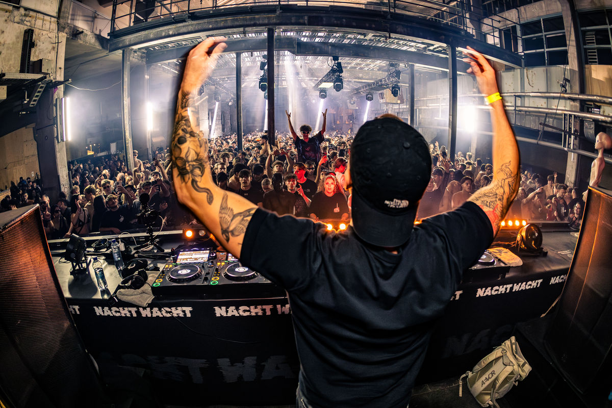 Loading... just a sec